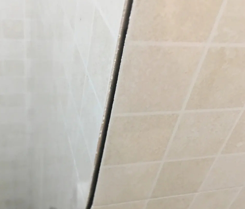嘉陵瓷砖空鼓维修公司分享阳台瓷砖脱落的修复过程可以分为以下几个步骤